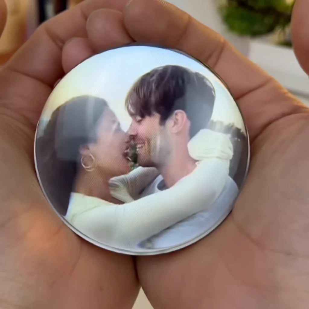 Video Memory Globe